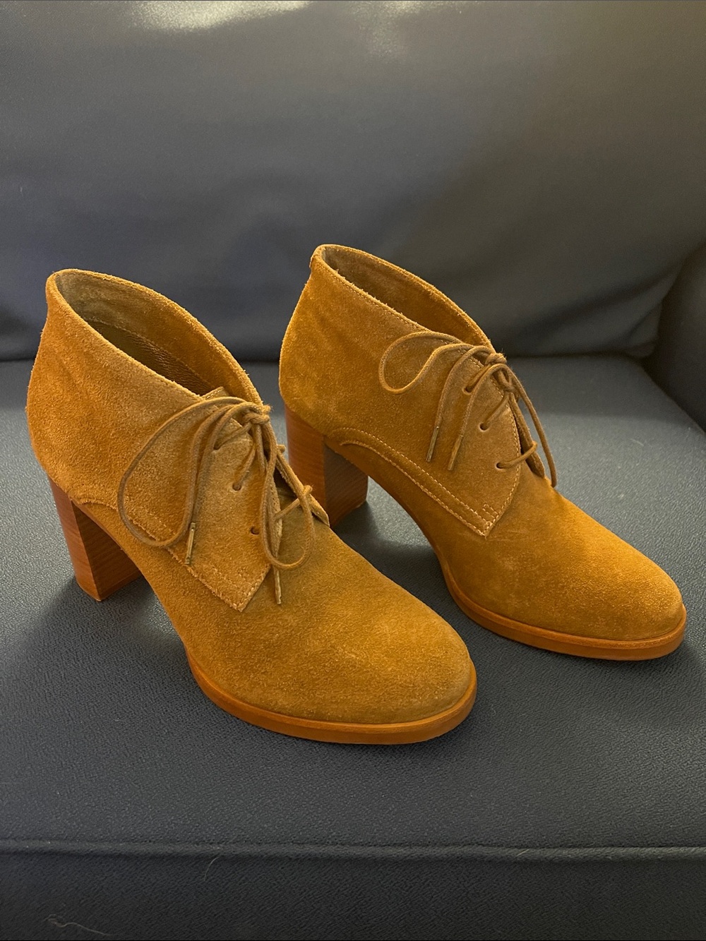 Johnston & Murphy Tan Suede Lace-Up Block Heel Booties Sz 9.5